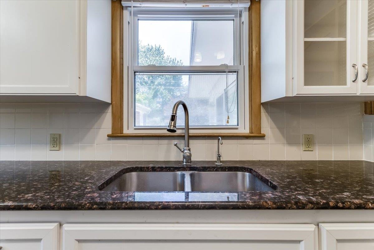 1426 E Salome Lane Wichita KS 67216