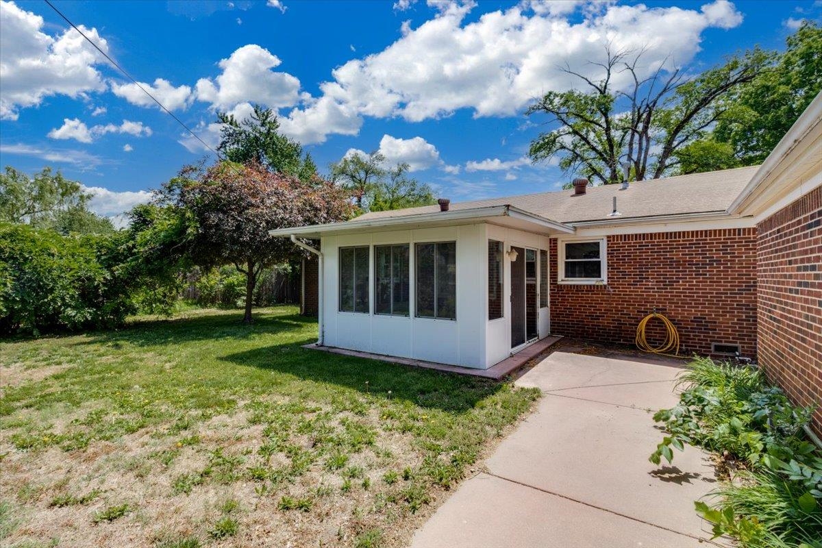 1426 E Salome Lane Wichita KS 67216