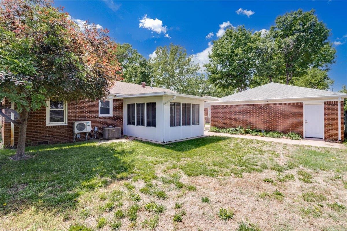 1426 E Salome Lane Wichita KS 67216