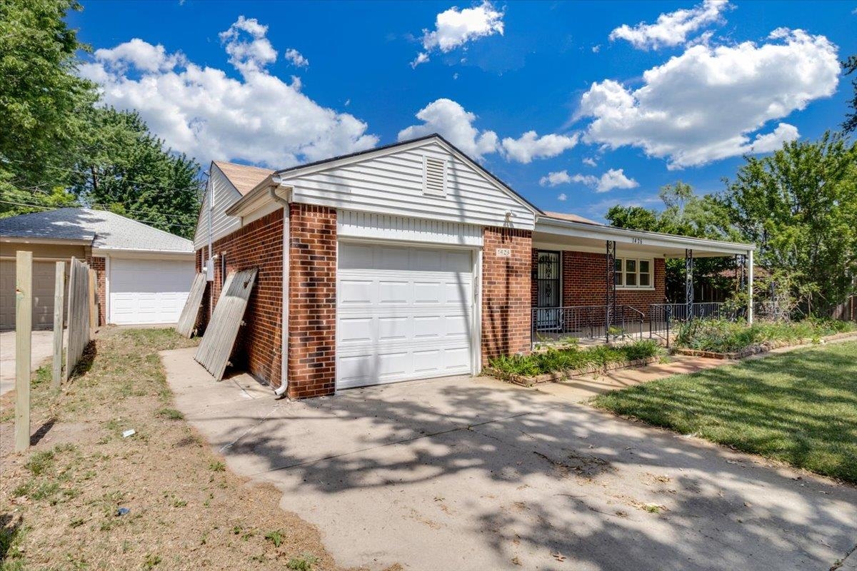 1426 E Salome Lane Wichita KS 67216