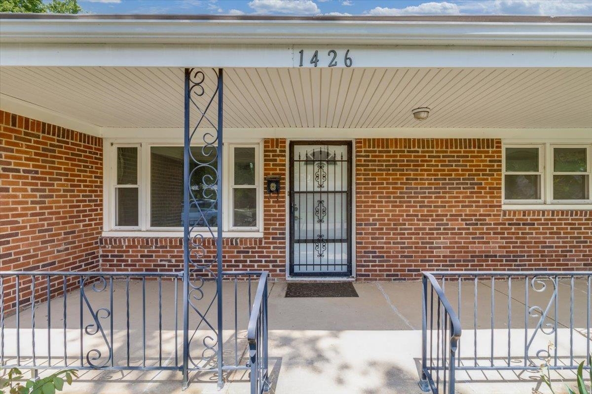 1426 E Salome Lane Wichita KS 67216