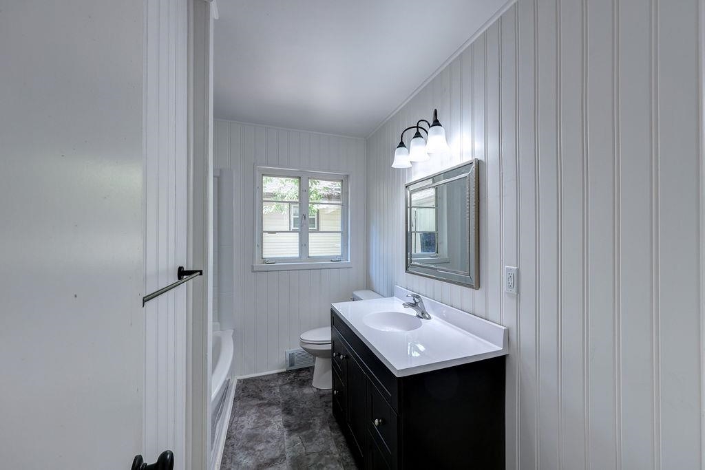1413 Hackney Street Winfield KS 67156