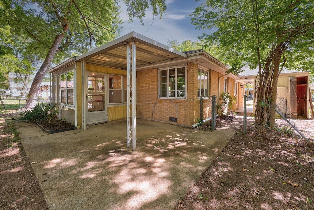 1413 Hackney Street Winfield KS 67156