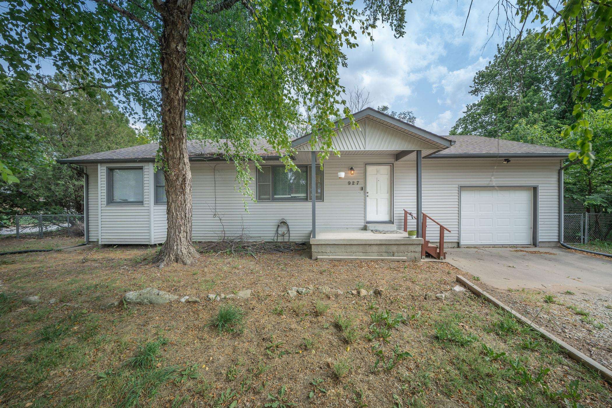 927 E 43rd Avenue Wichita KS 67216