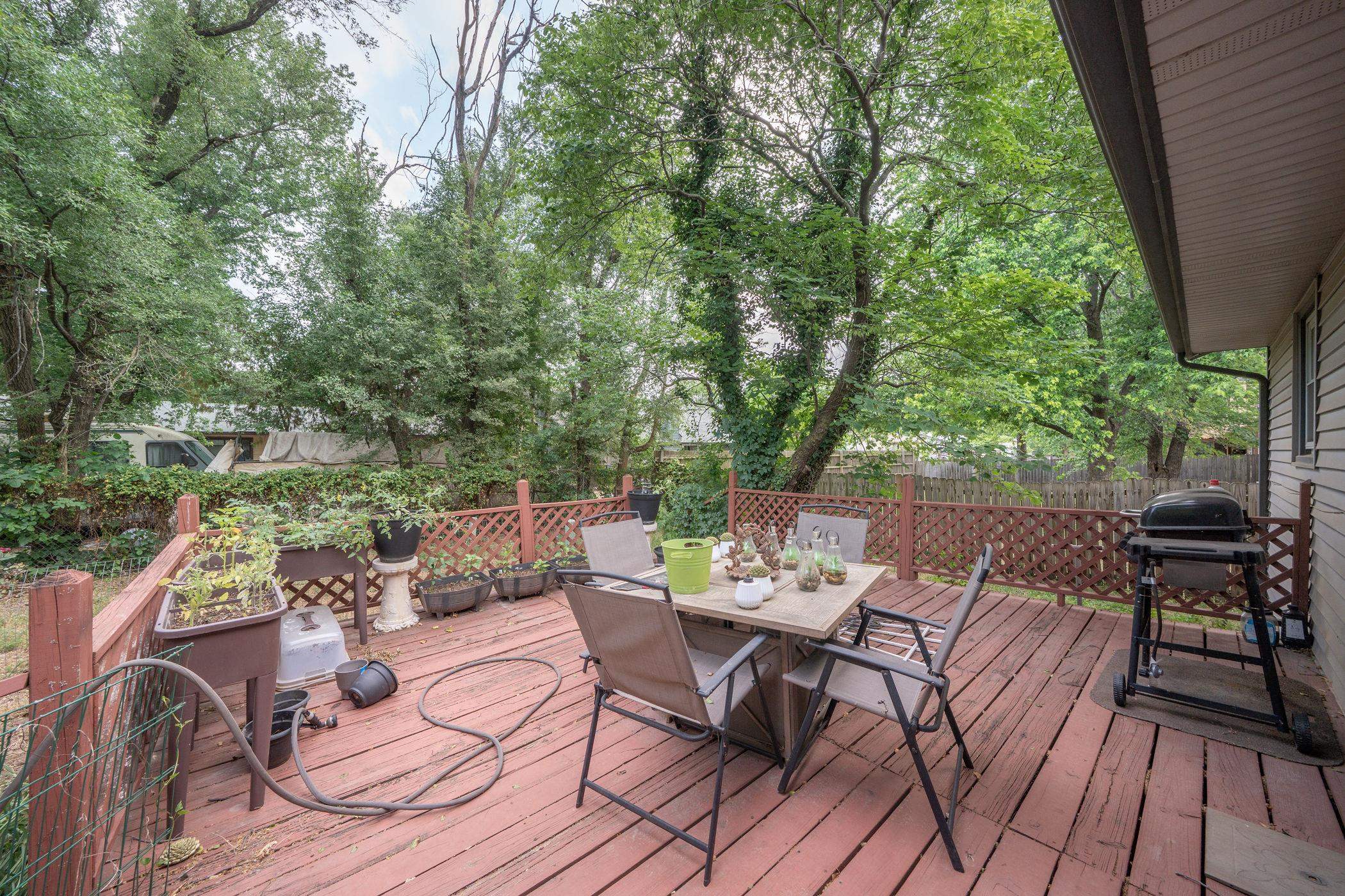 927 E 43rd Avenue Wichita KS 67216