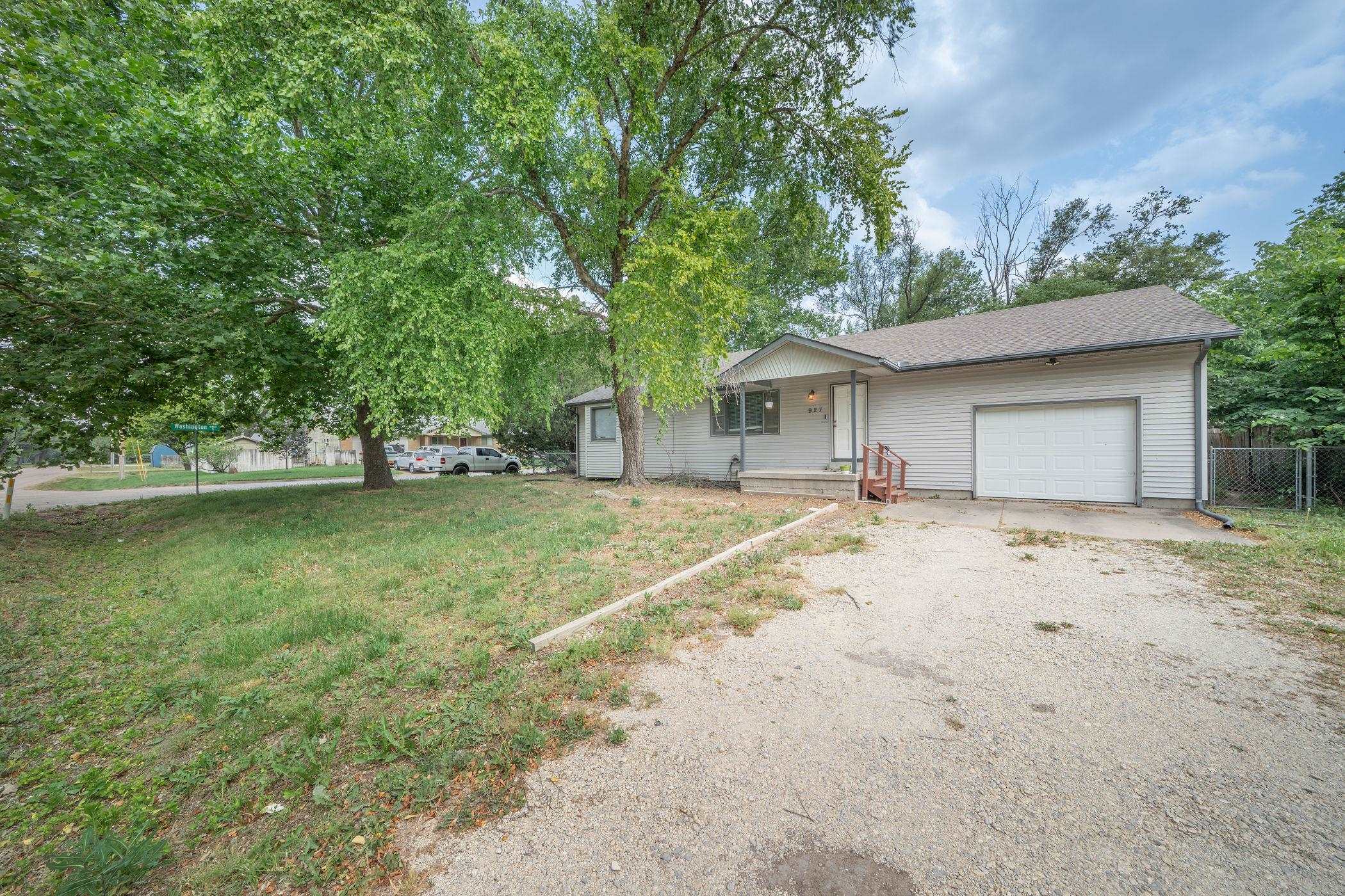 927 E 43rd Avenue Wichita KS 67216