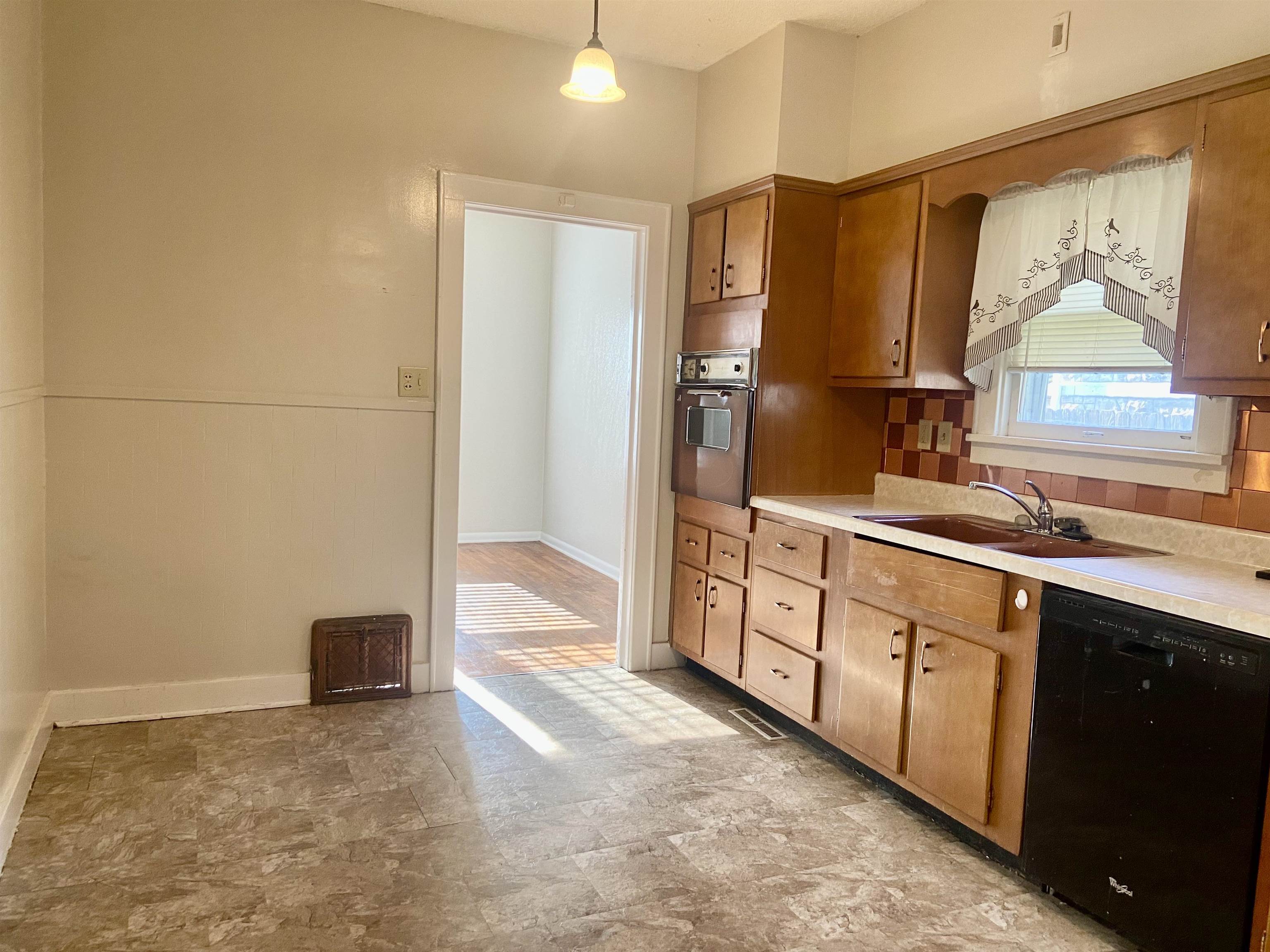 200 E Broadway Avenue Augusta KS 67010