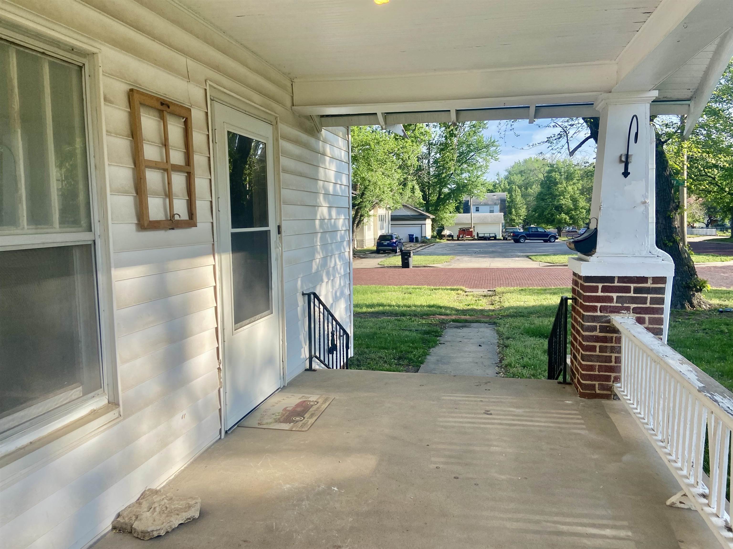 200 E Broadway Avenue Augusta KS 67010