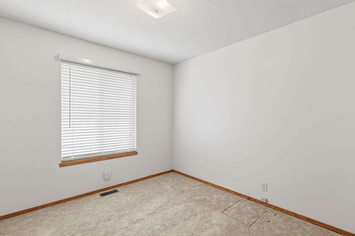 8849 N Hidden Lane Park City KS 67147