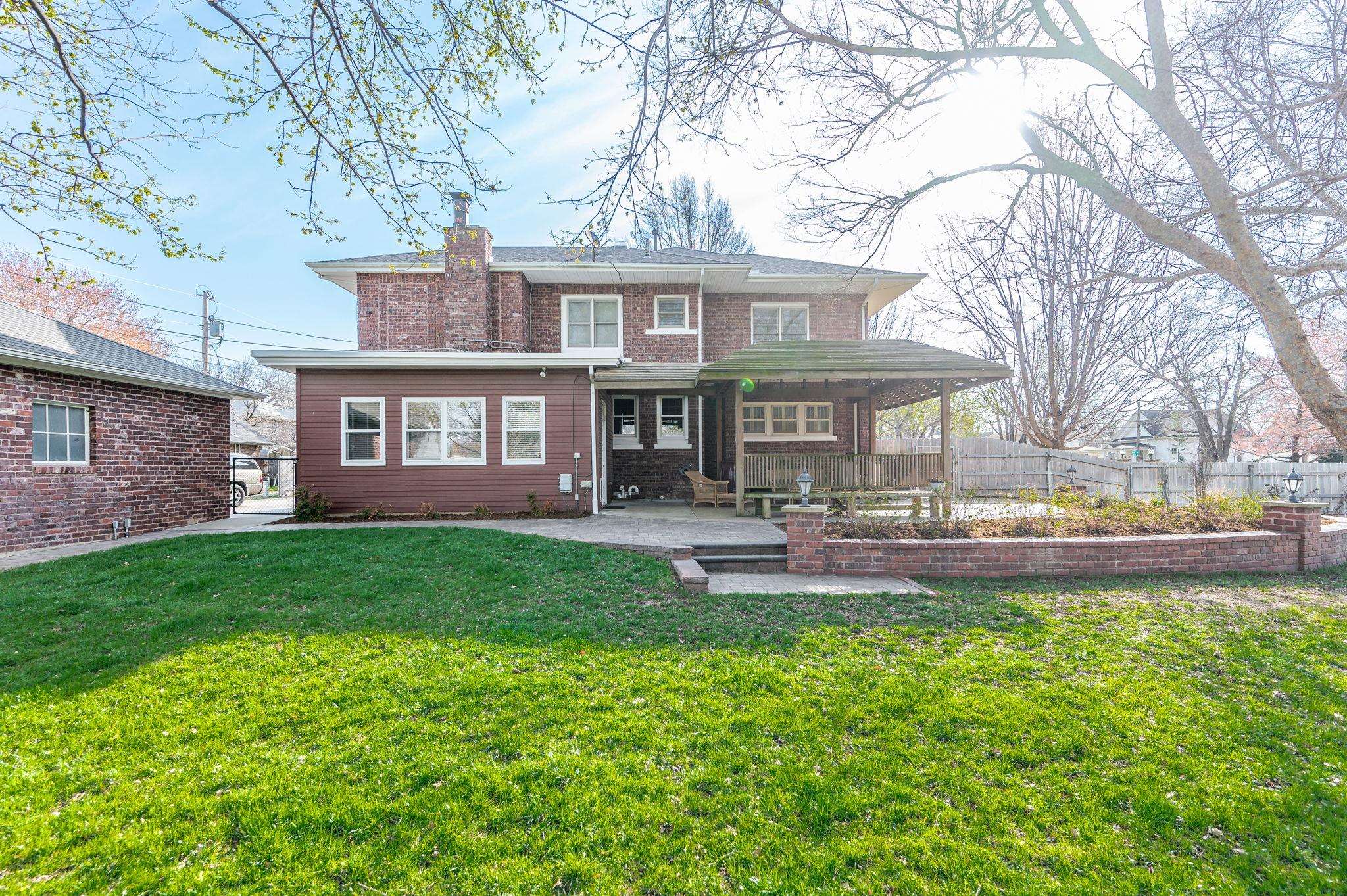 1316 E 10th Winfield KS 67156