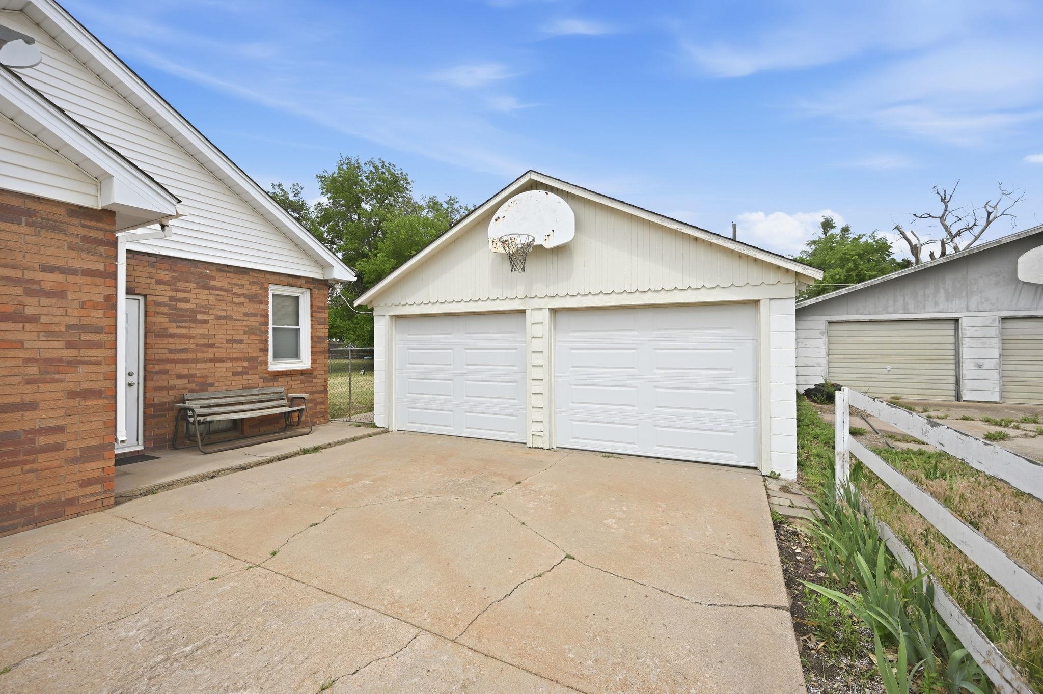 320 S Collingwood Pretty Prairie KS 67570
