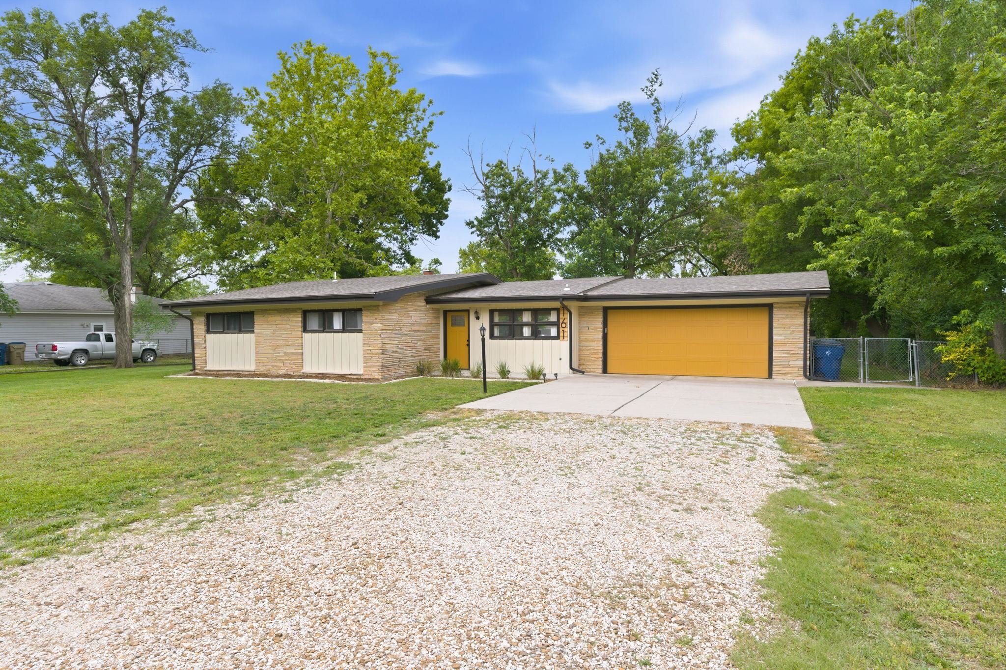161 S Westview Drive Andover KS 67002