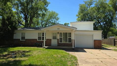 545 S Queen Avenue Maize KS 67101