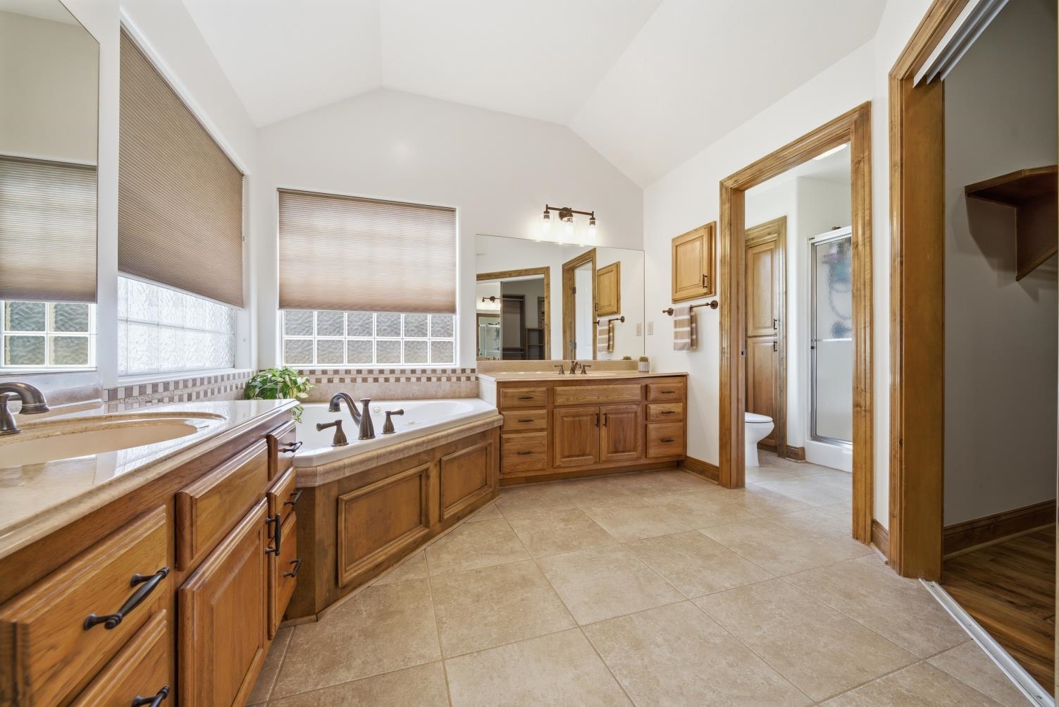 1210 E Rolling Hills Drive Augusta KS 67010