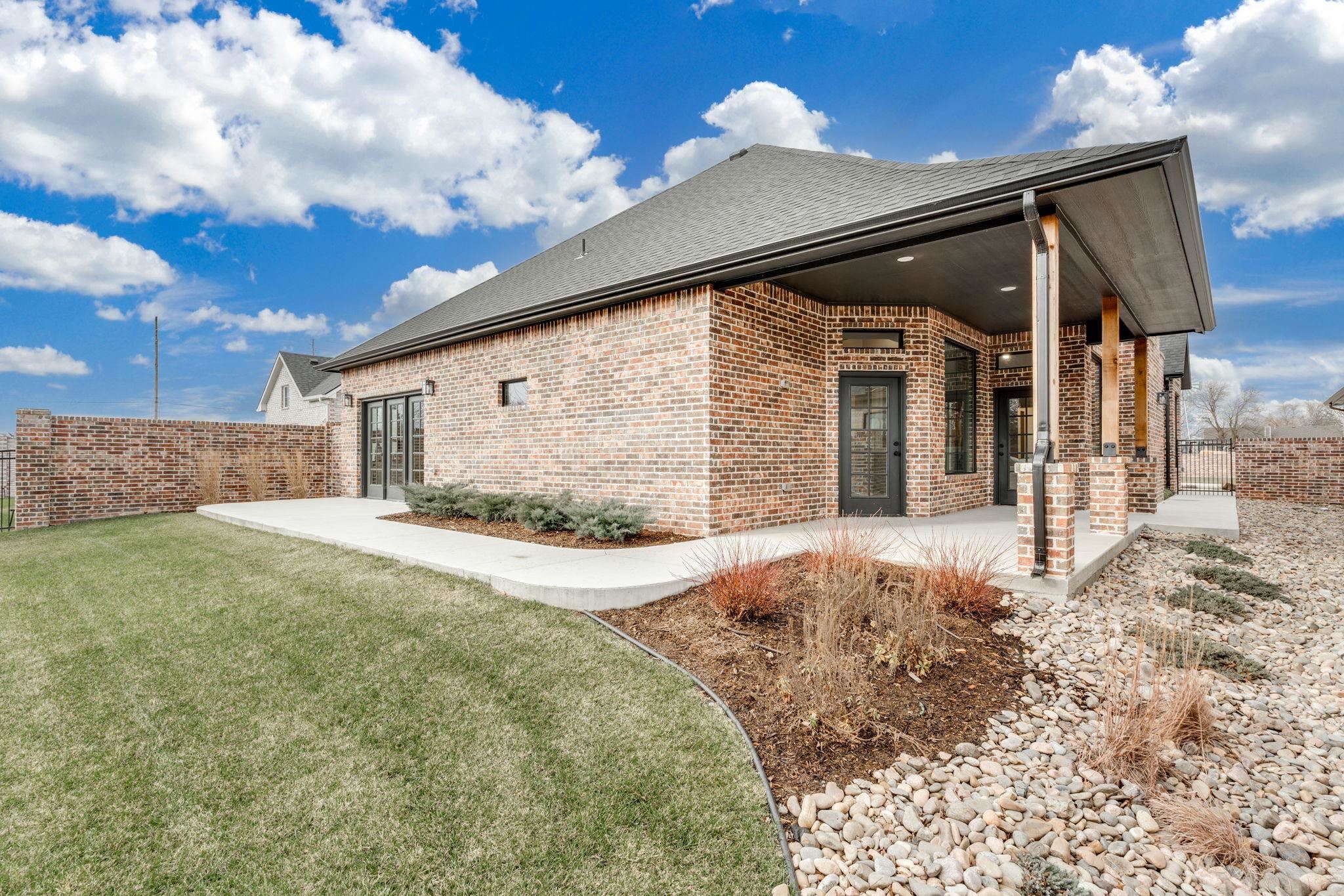 1613 W Rockhill Place Andover KS 67002