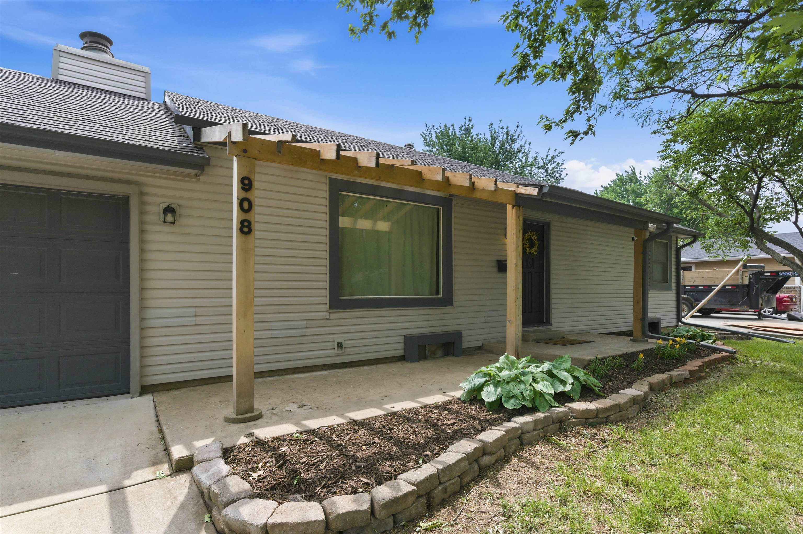 908 S Dalton Drive Wichita KS 67207