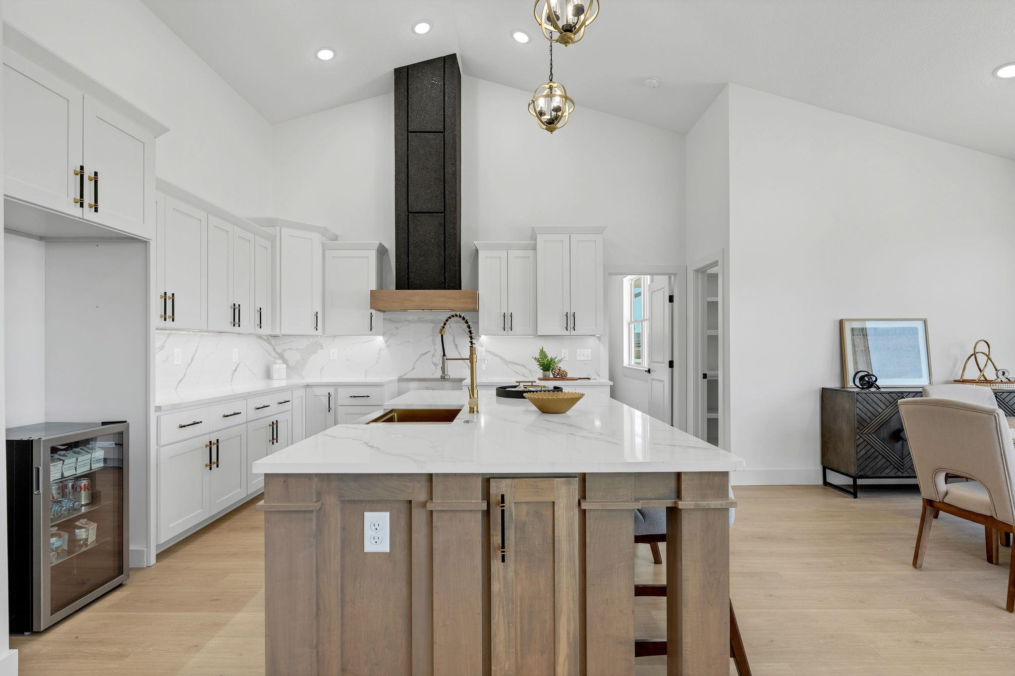 6633 N Silverton Park City KS 67219