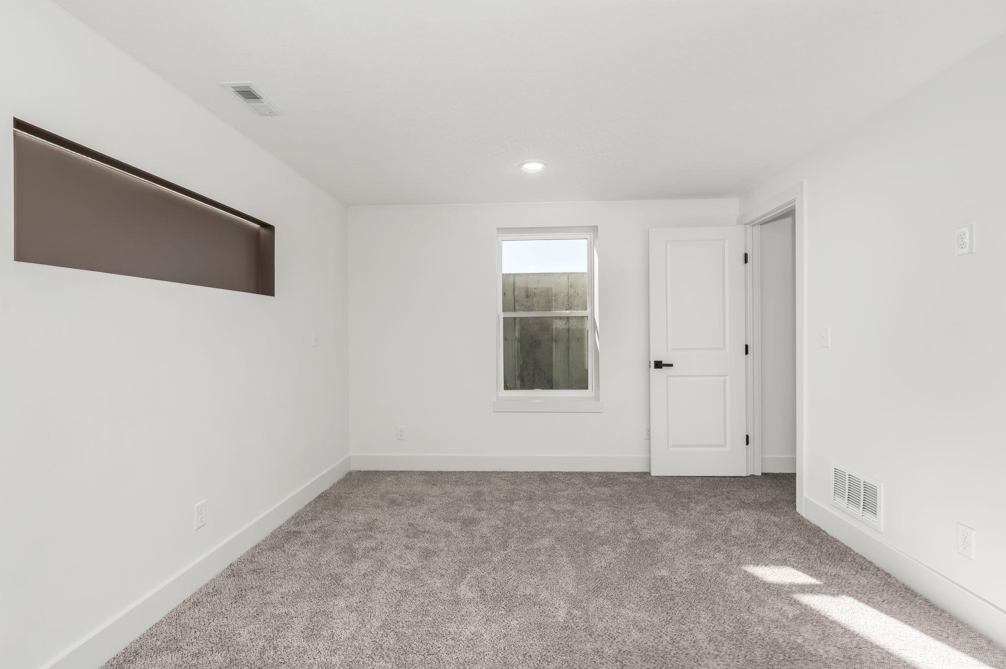 6633 N Silverton Park City KS 67219