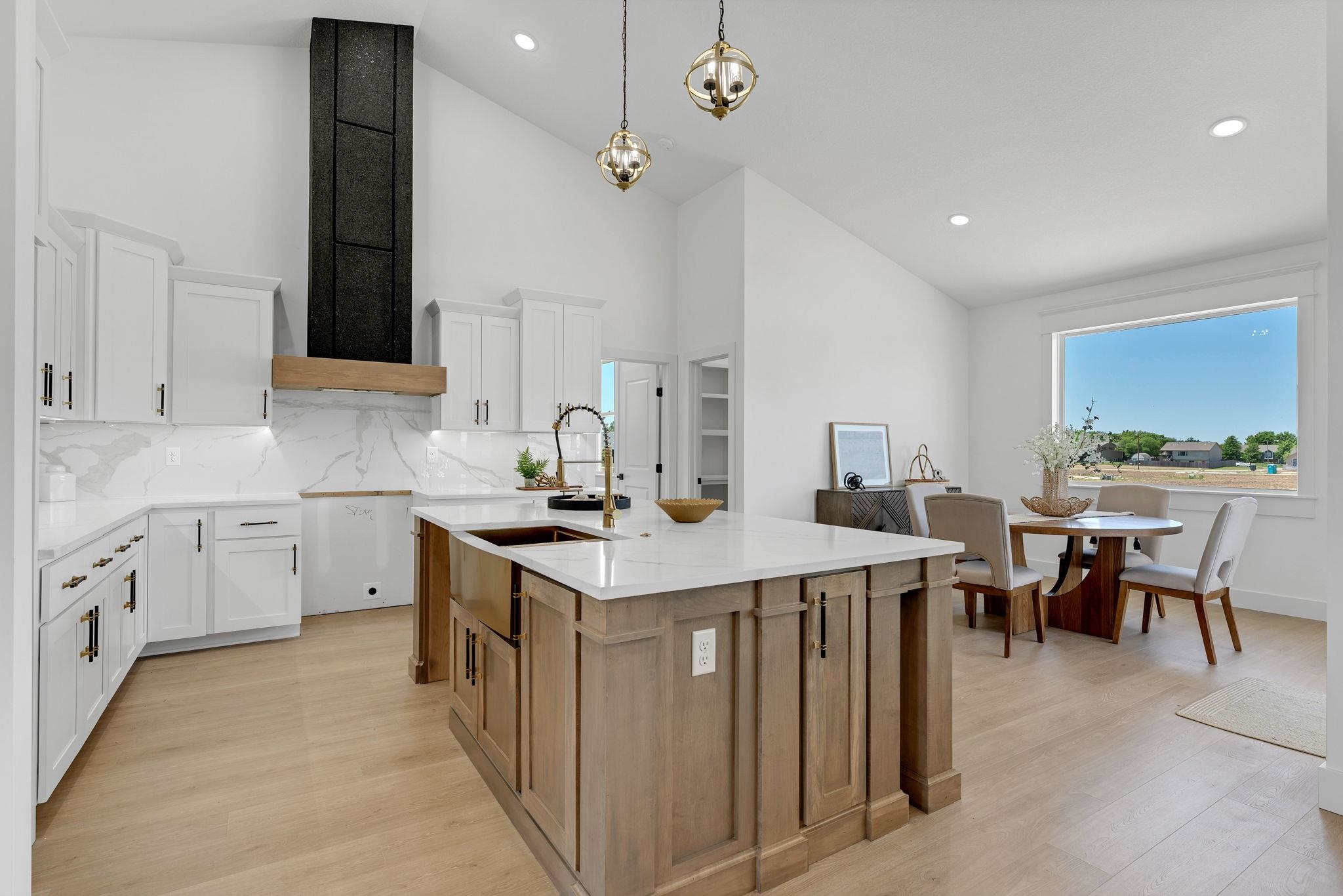 6633 N Silverton Park City KS 67219