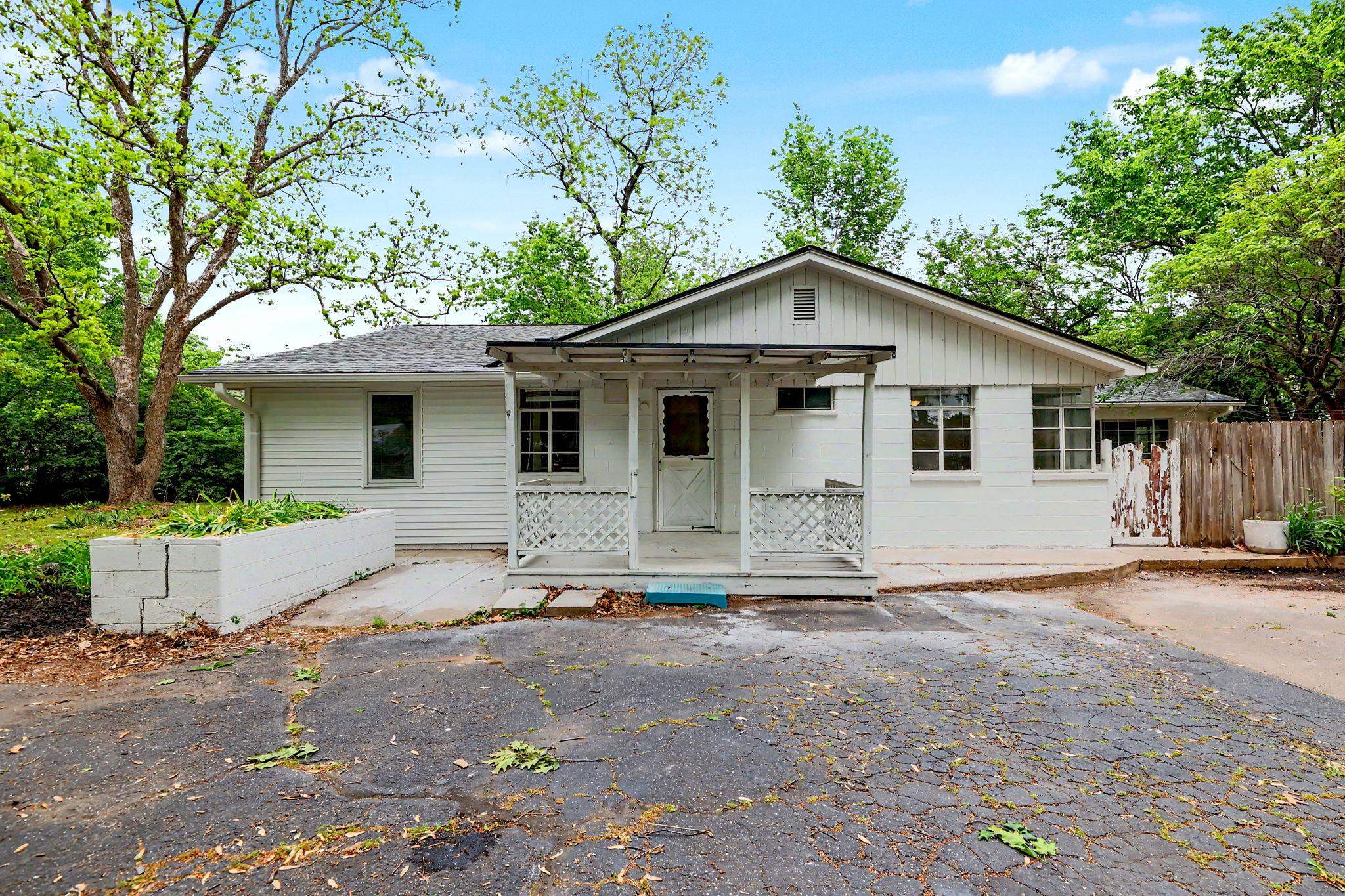 1830 S Chautauqua Wichita KS 67211