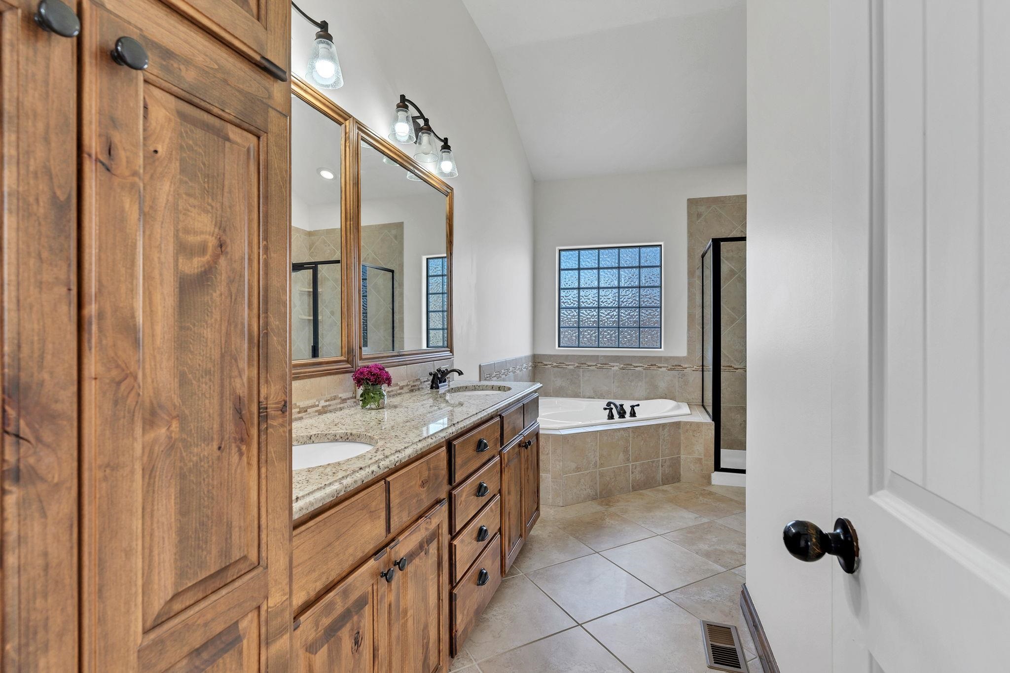 808 E Woodstone Circle Andover KS 67002
