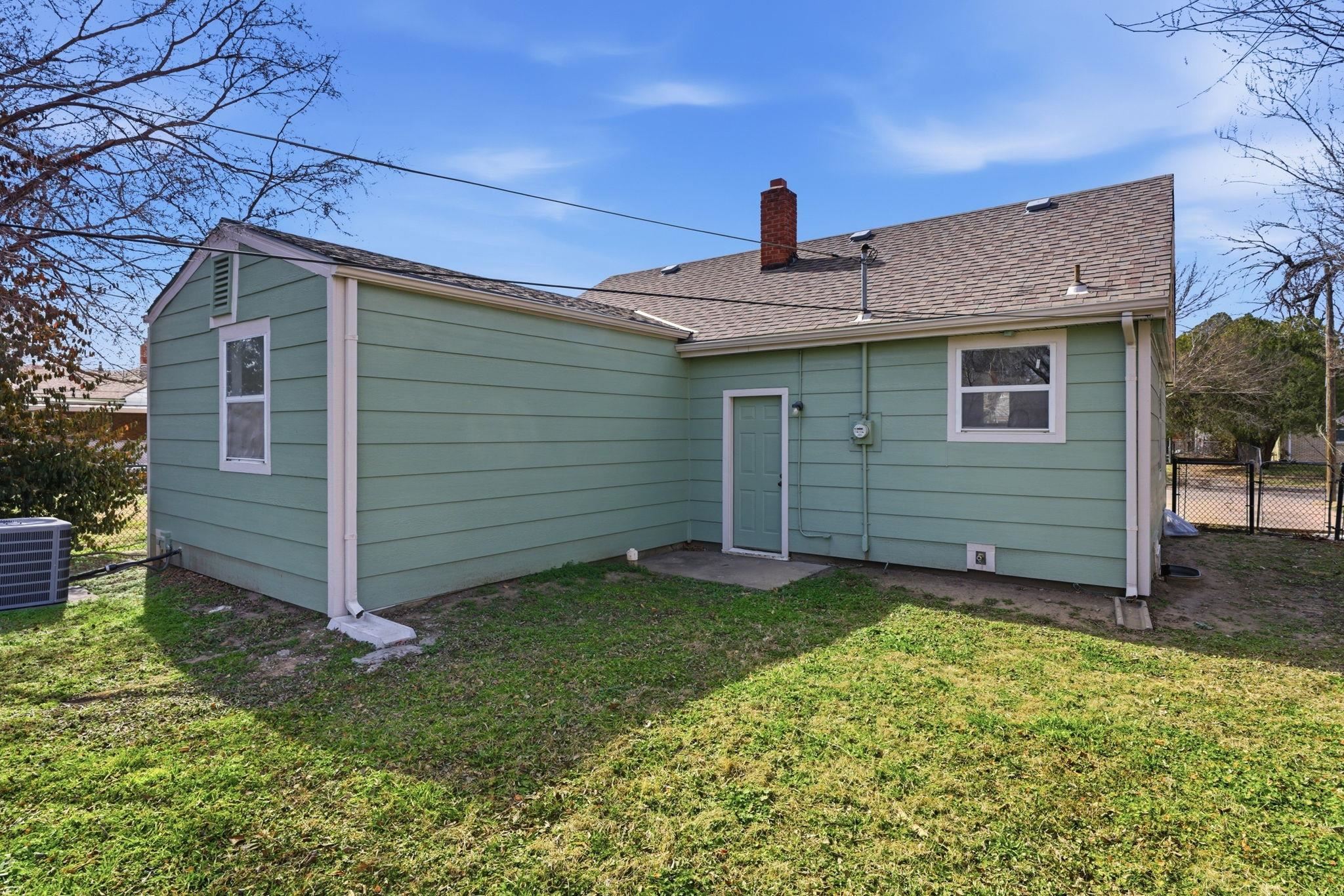 1928 N Spruce Avenue Wichita KS 67214