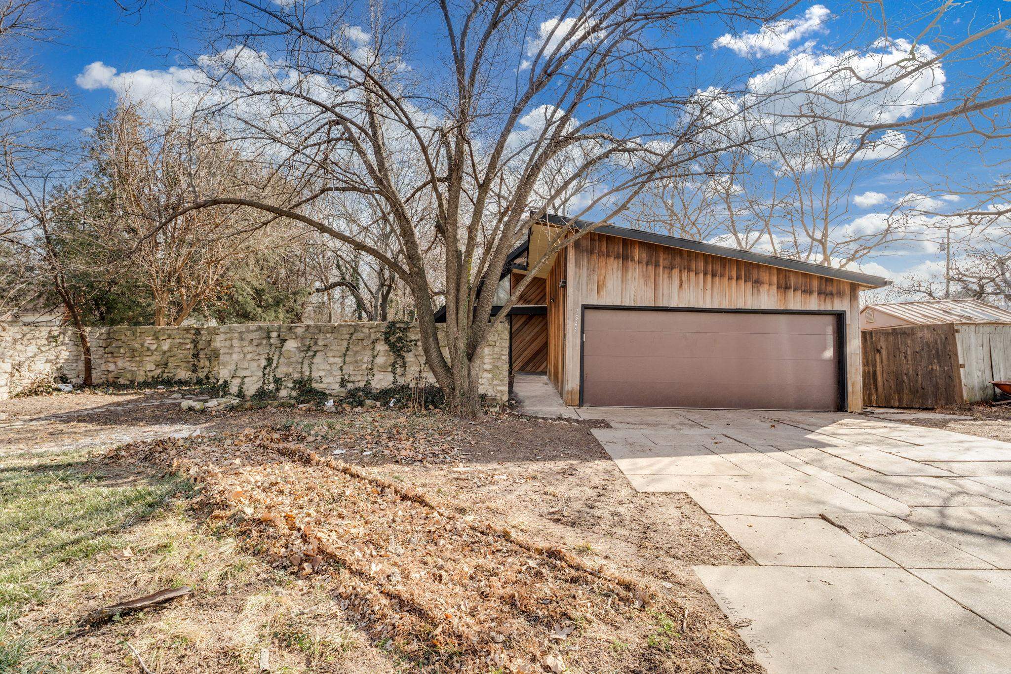 1947 E Marion Road Wichita KS 67216