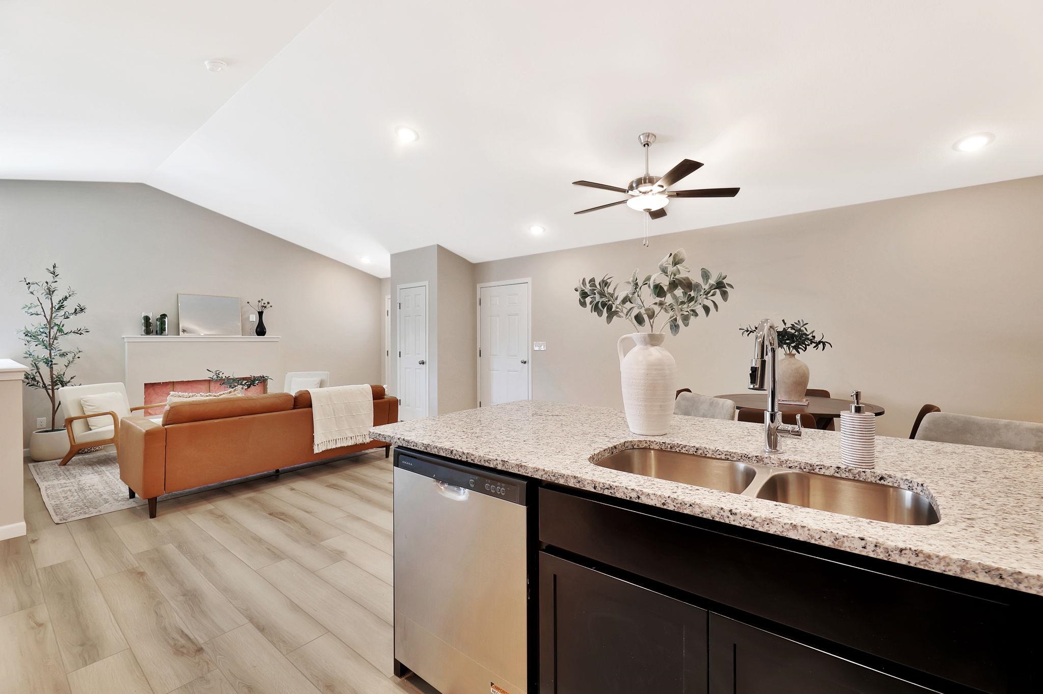 9287 E Fox Pointe Bel Aire KS 67226