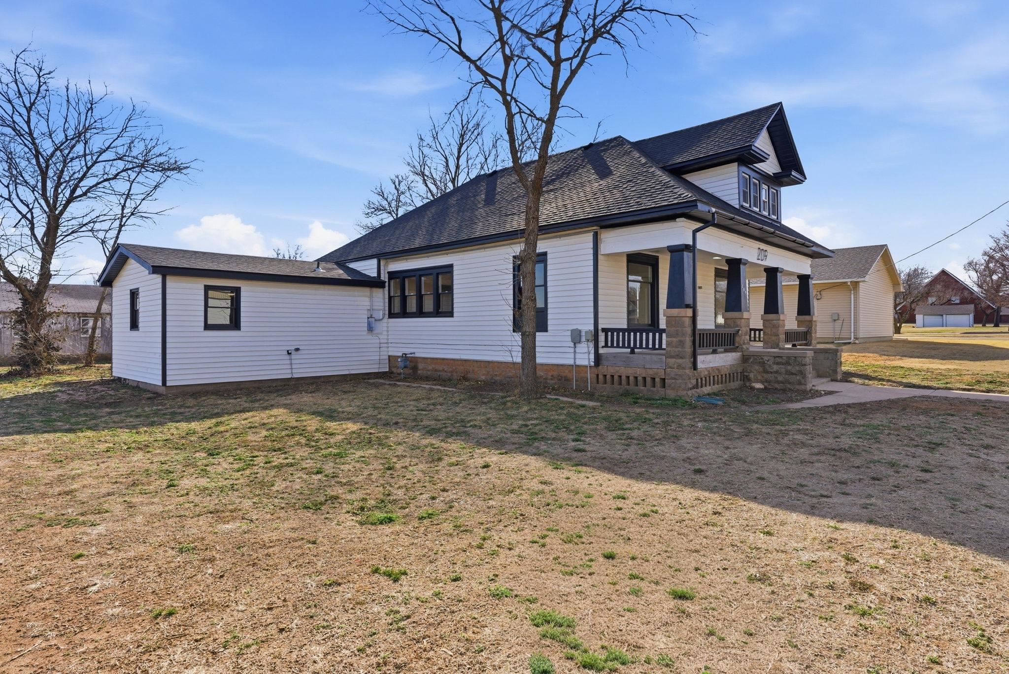 209 W Kansas Avenue Conway Springs KS 67031