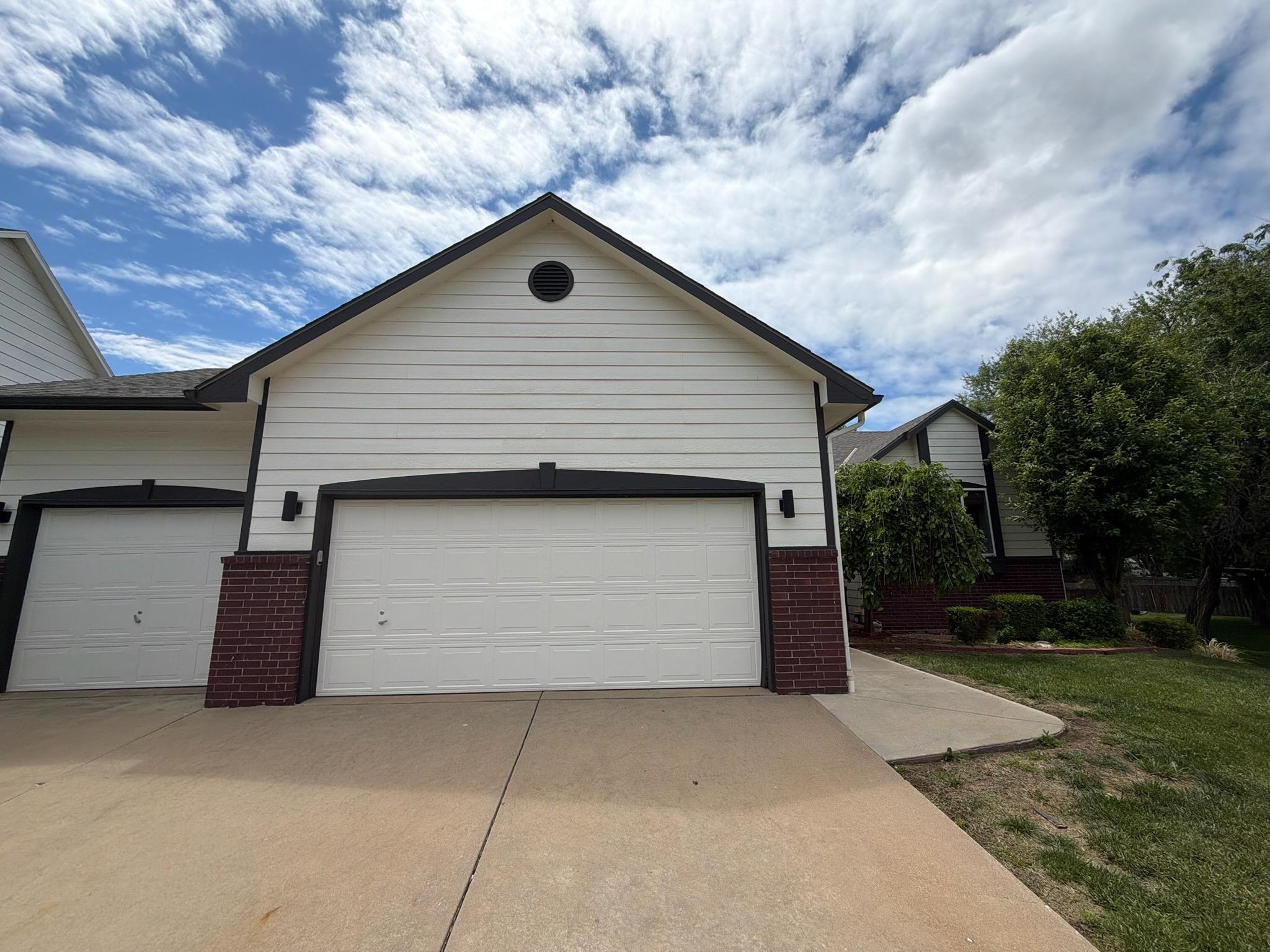 407 Country Hills Court Augusta KS 67010