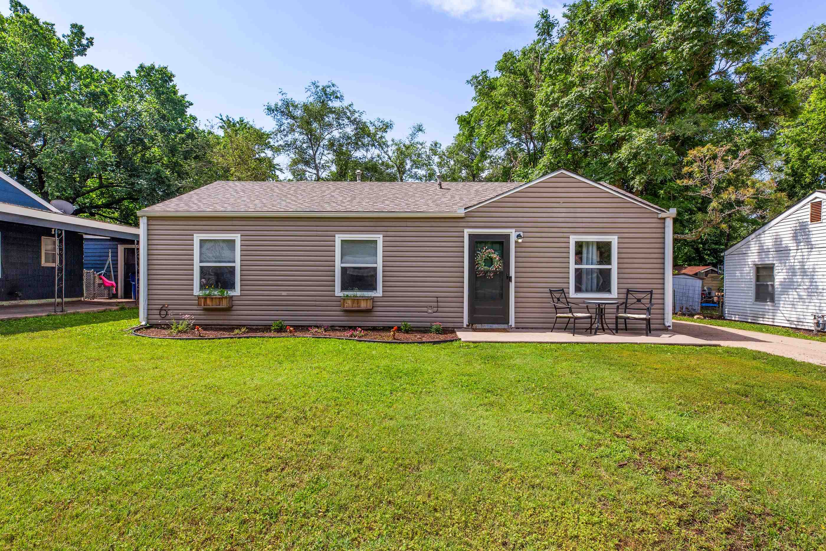 1229 E Charleston Drive Park City KS 67219