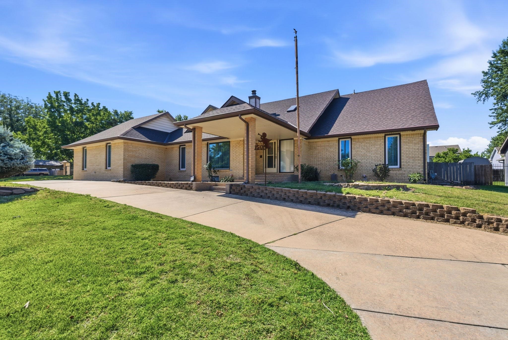1501 Sandalwood Drive Haysville KS 67060