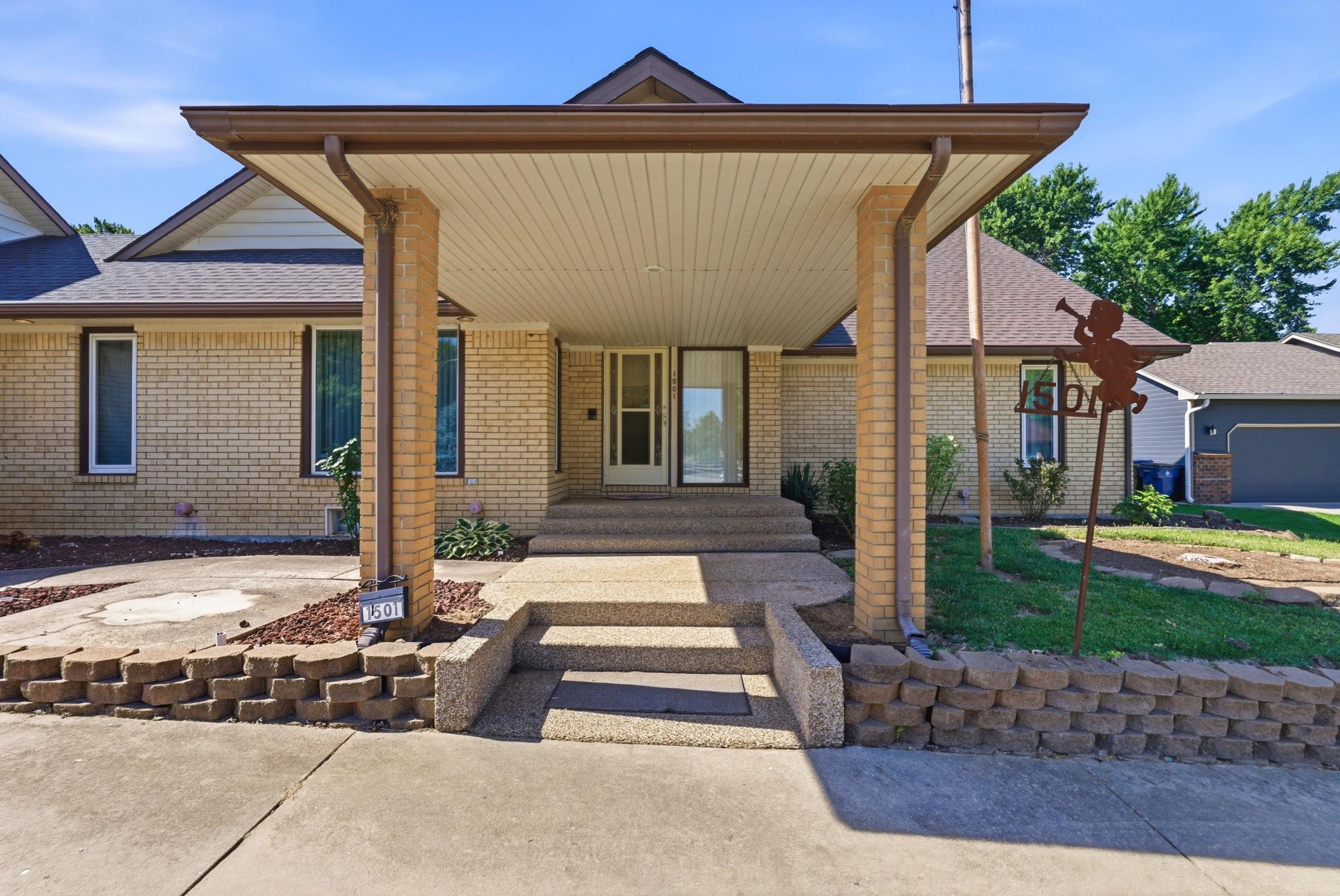 1501 Sandalwood Drive Haysville KS 67060