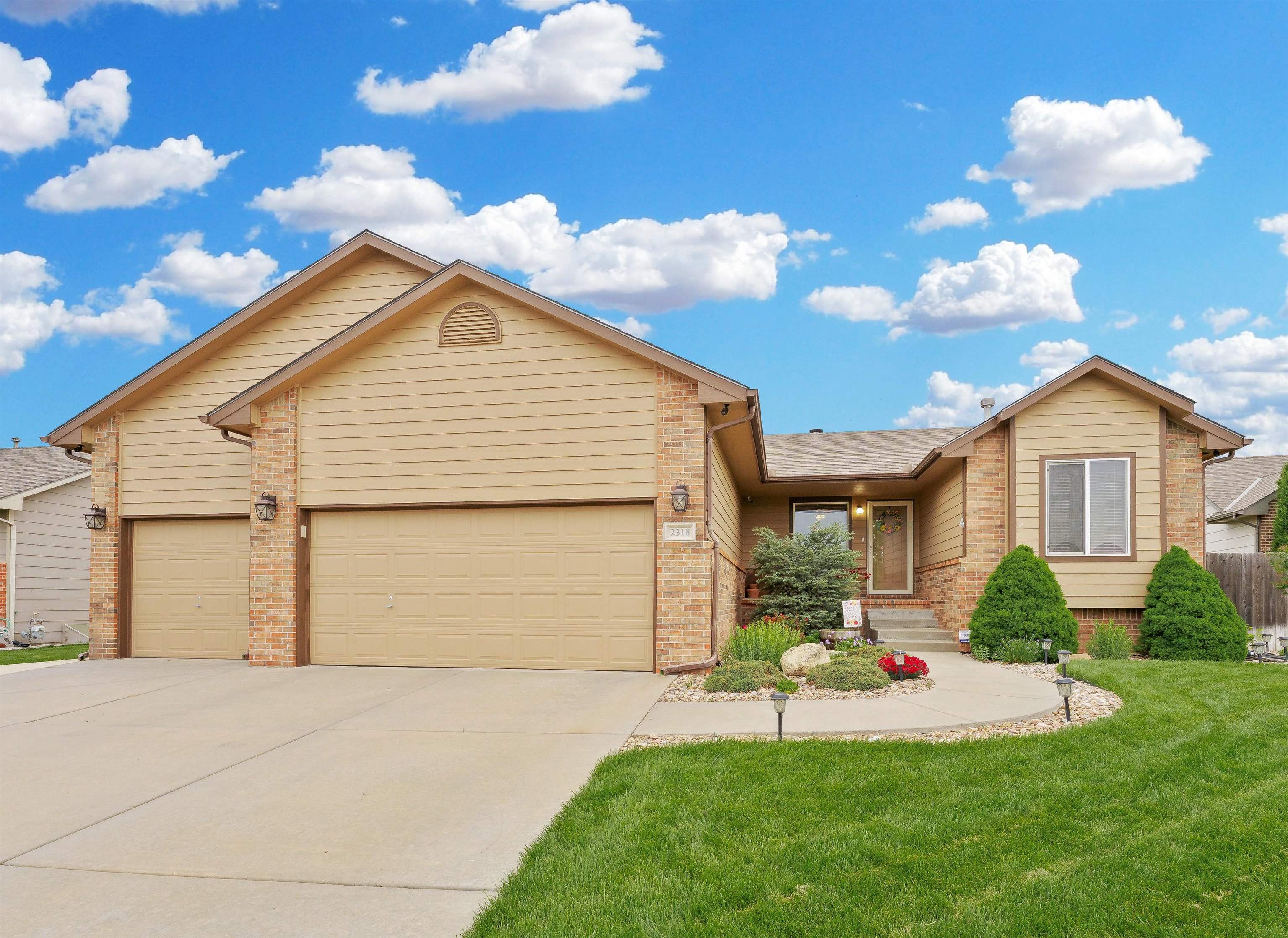 2318 S Wheatland Court Wichita KS 67235