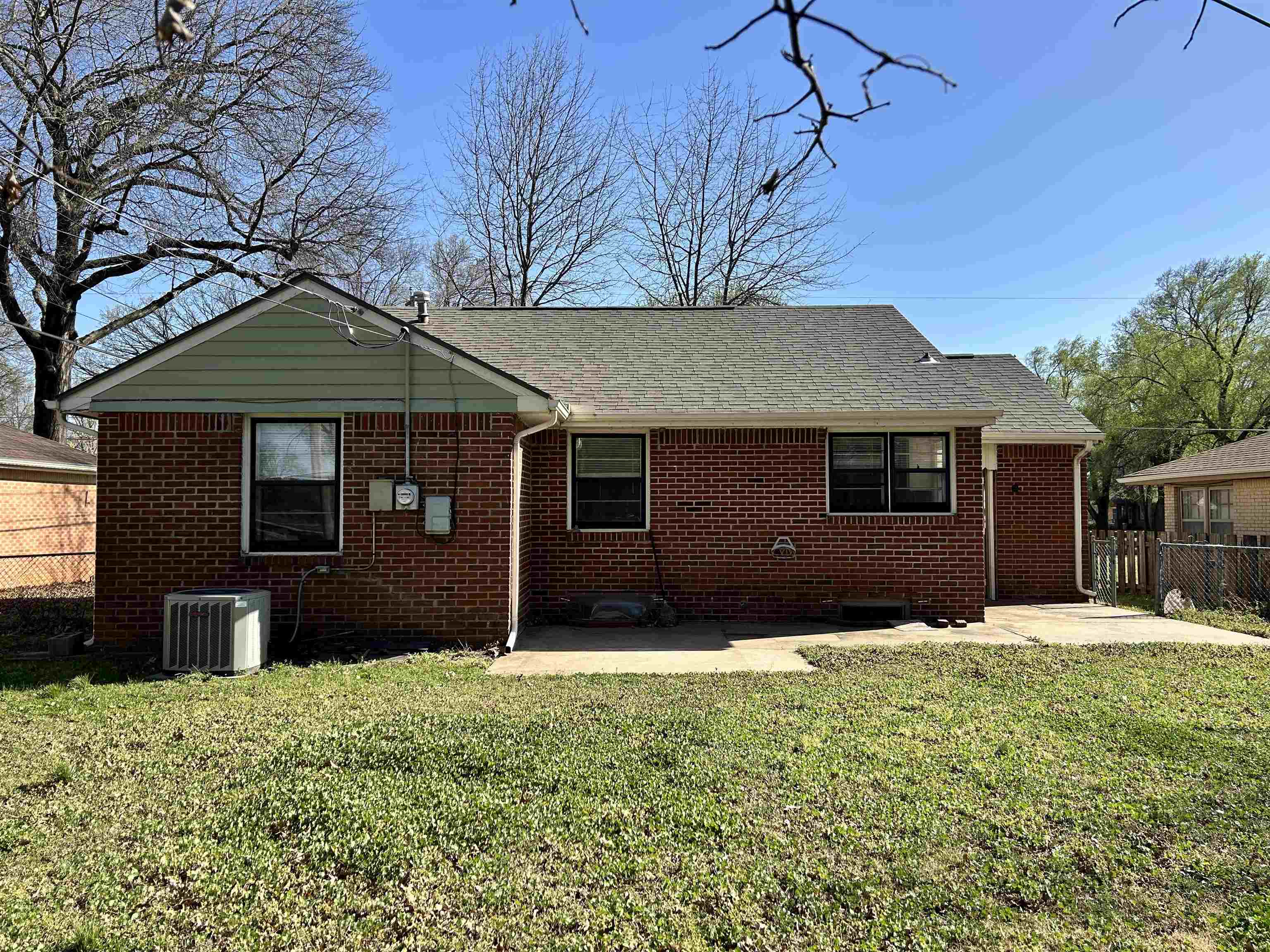 1208 Ann Winfield KS 67156