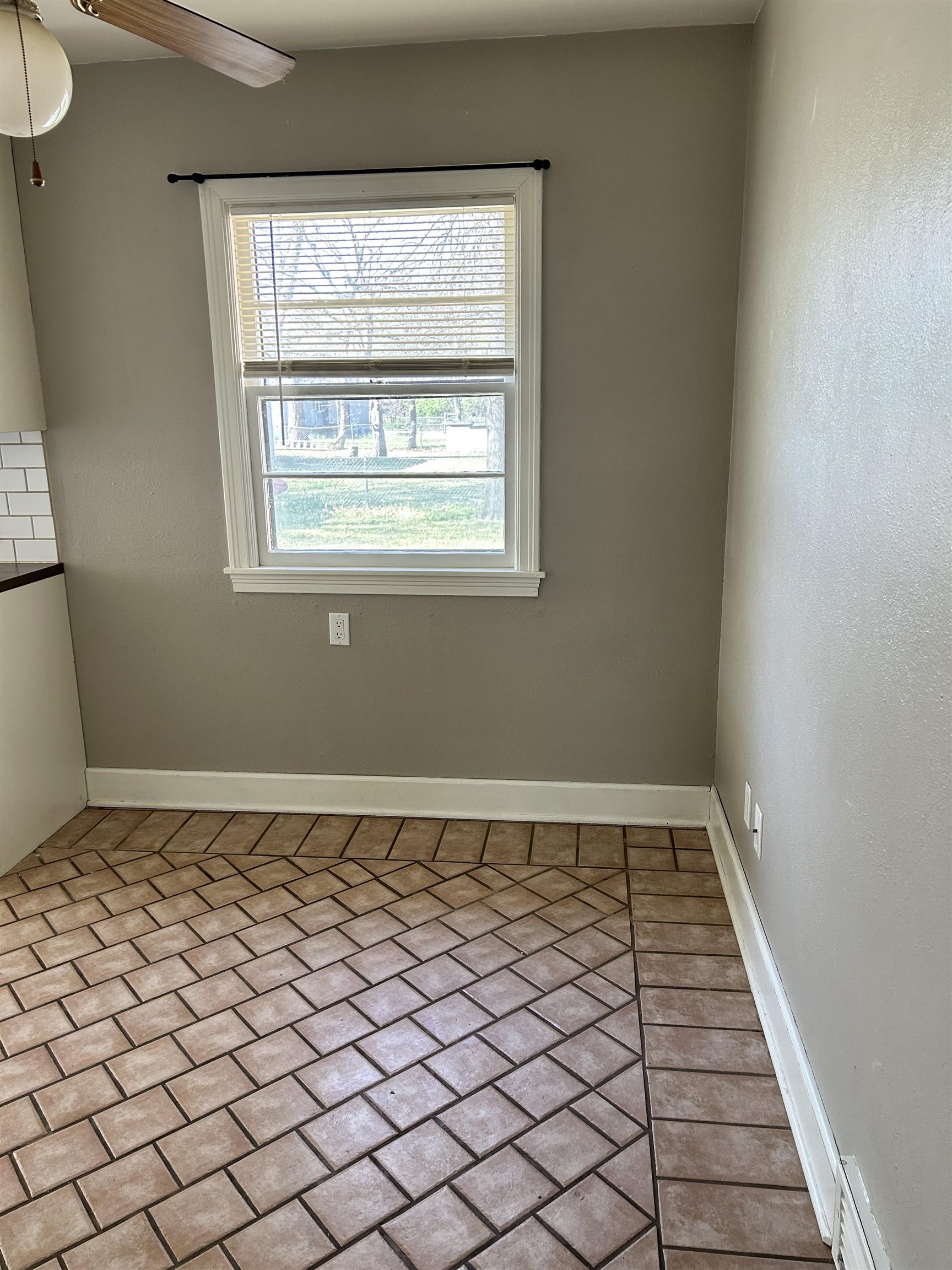 1208 Ann Winfield KS 67156