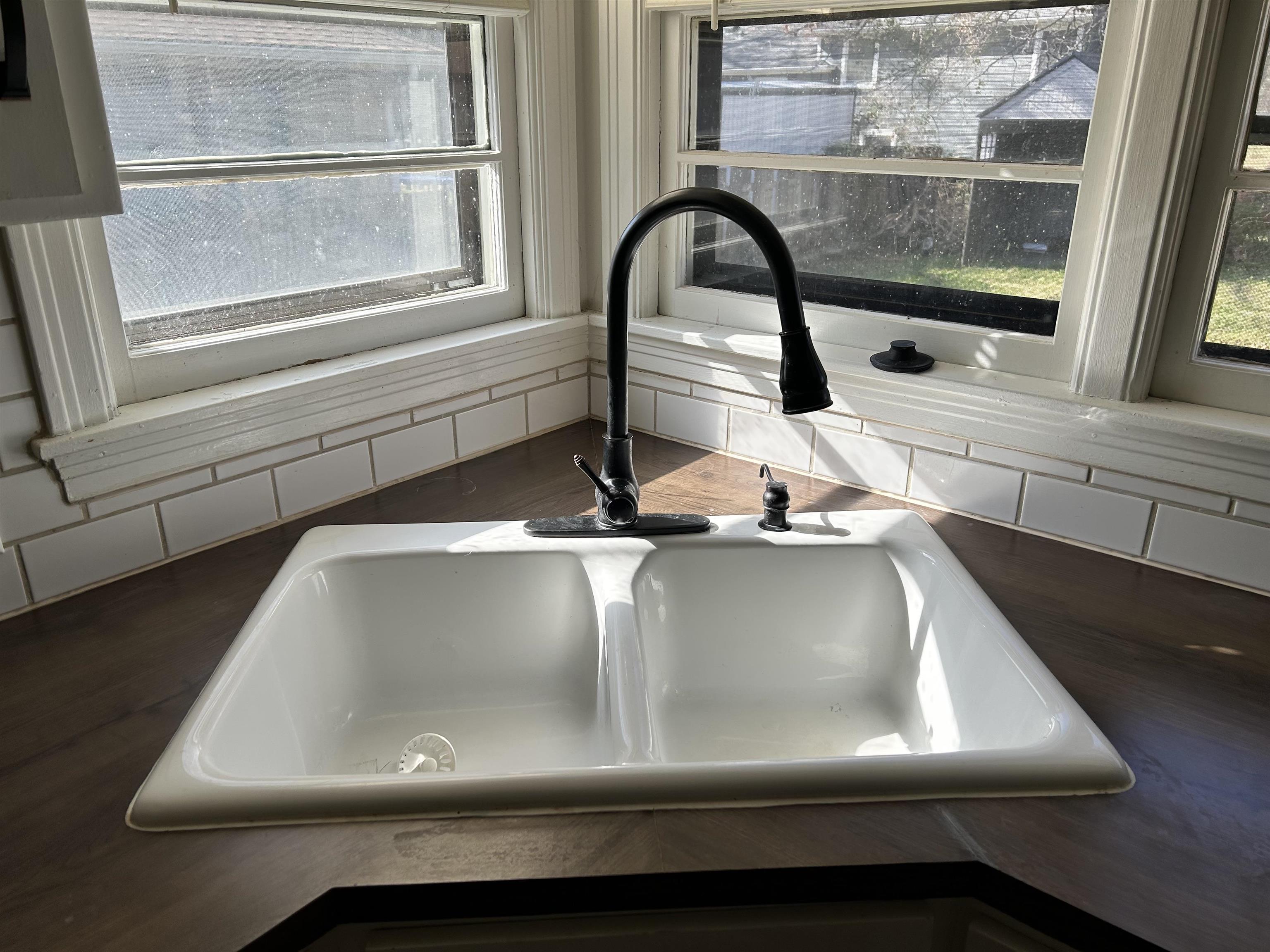1208 Ann Winfield KS 67156