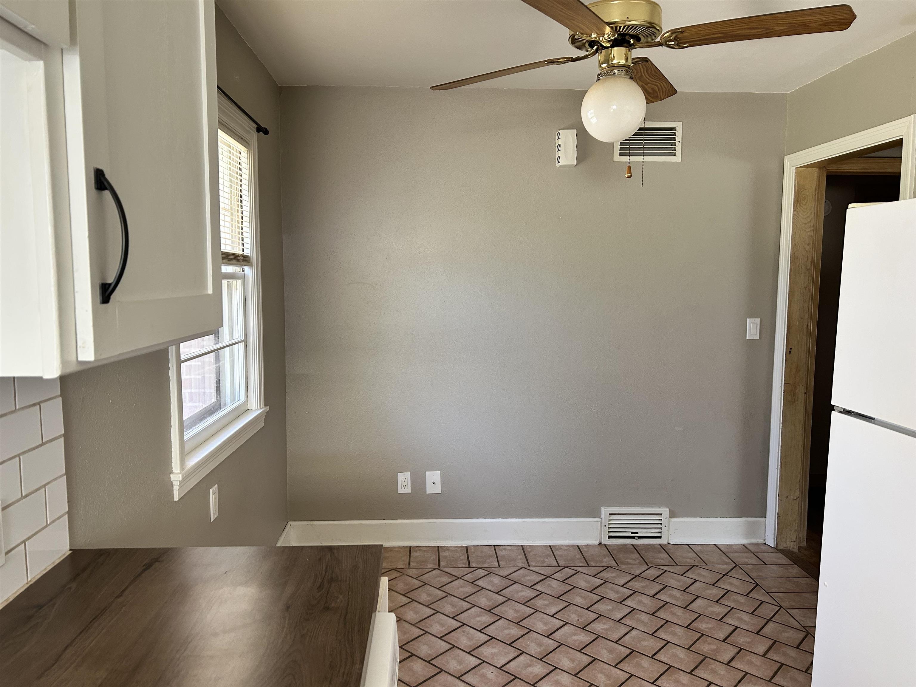 1208 Ann Winfield KS 67156