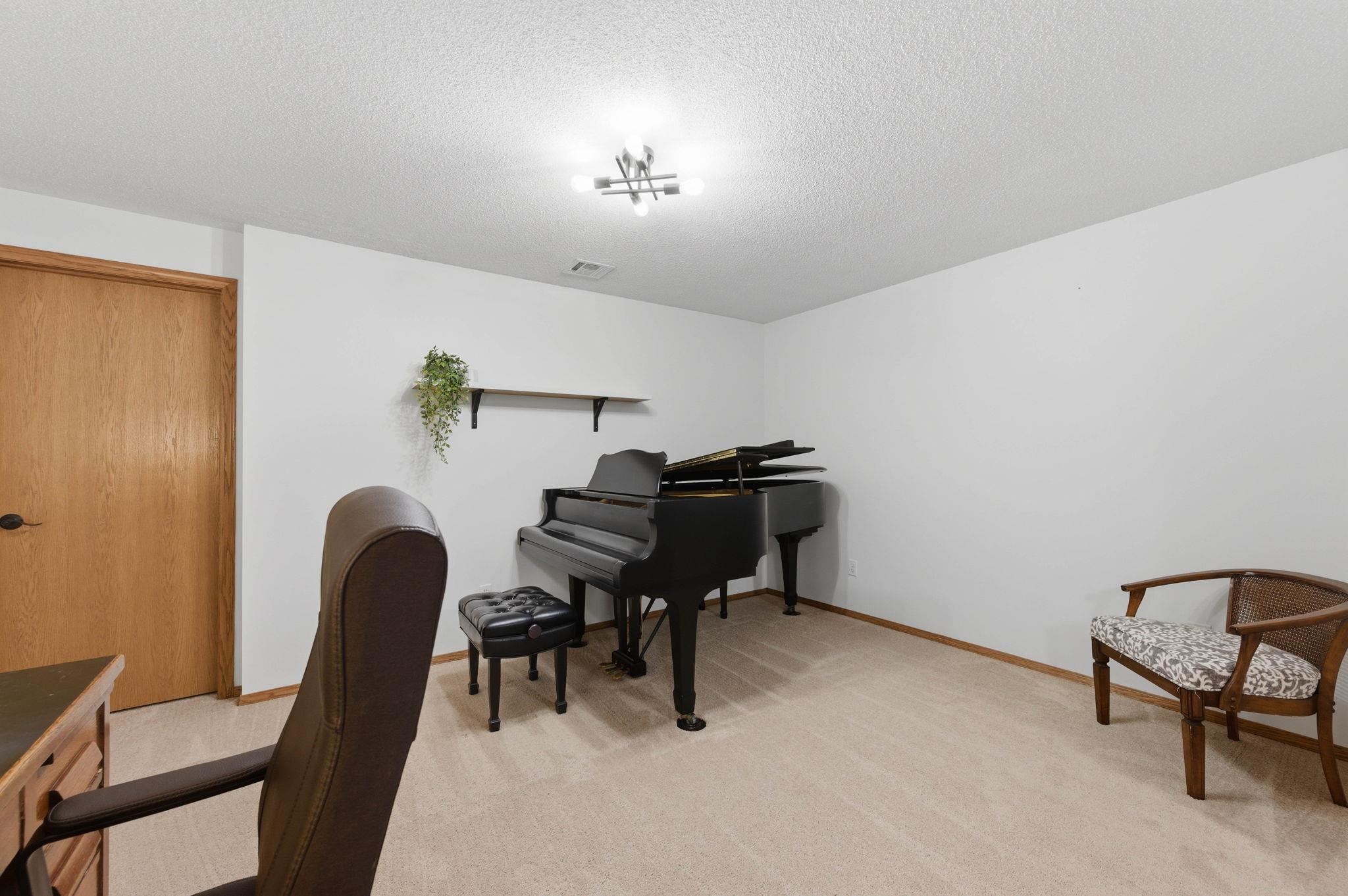 2537 E Cambridge Court Park City KS 67219