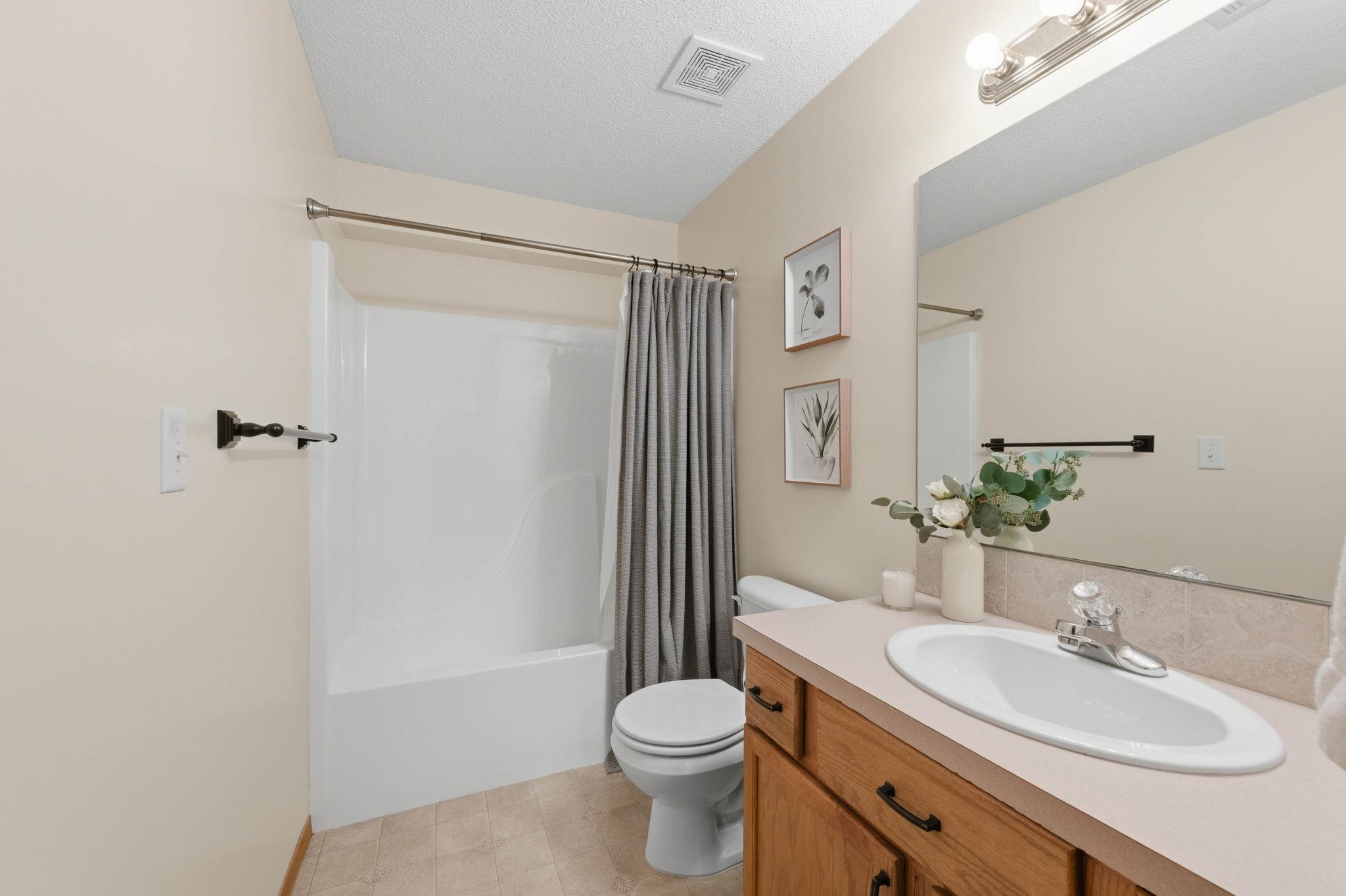 2537 E Cambridge Court Park City KS 67219