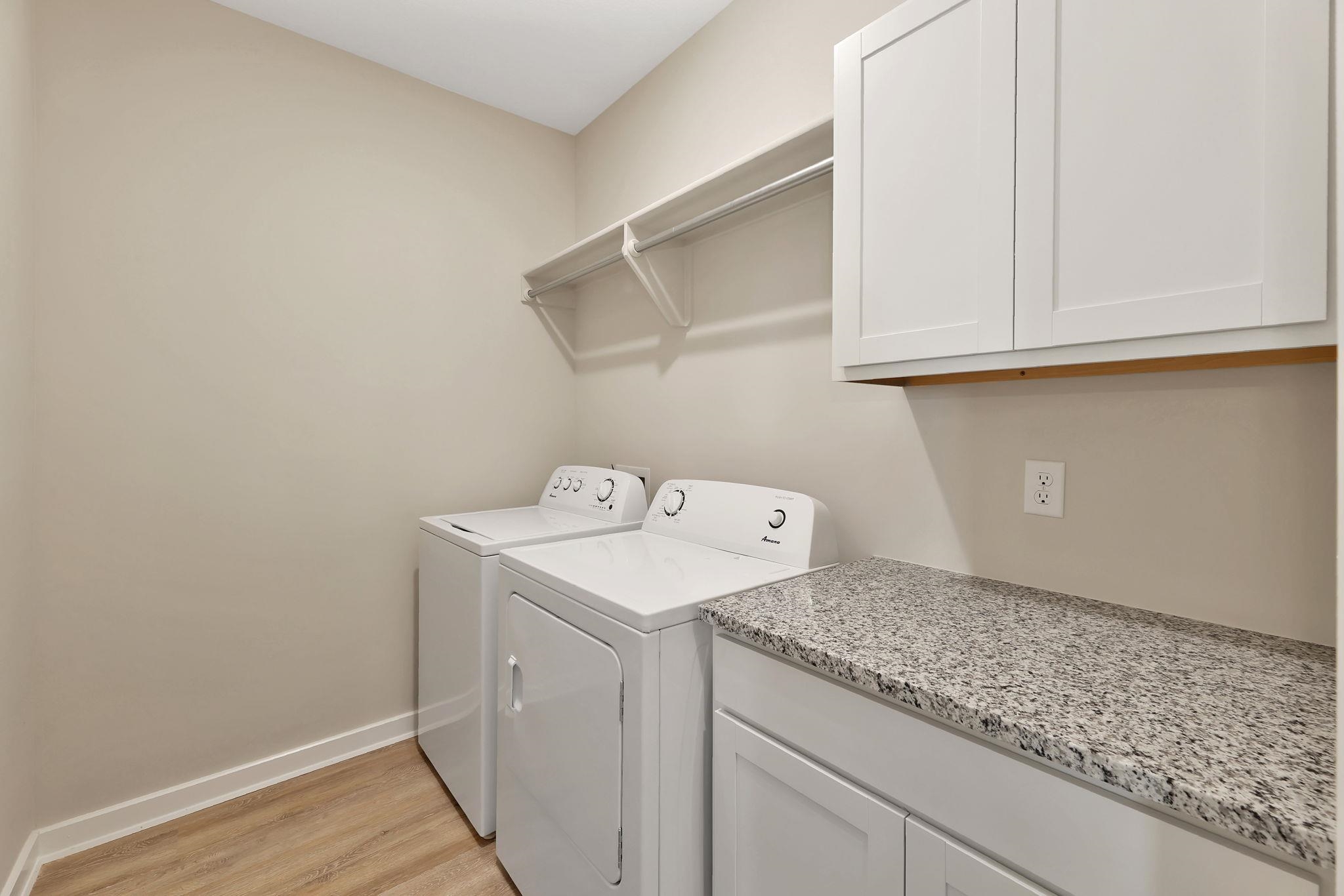 1607 N Emerald Valley Drive Mulvane KS 67110