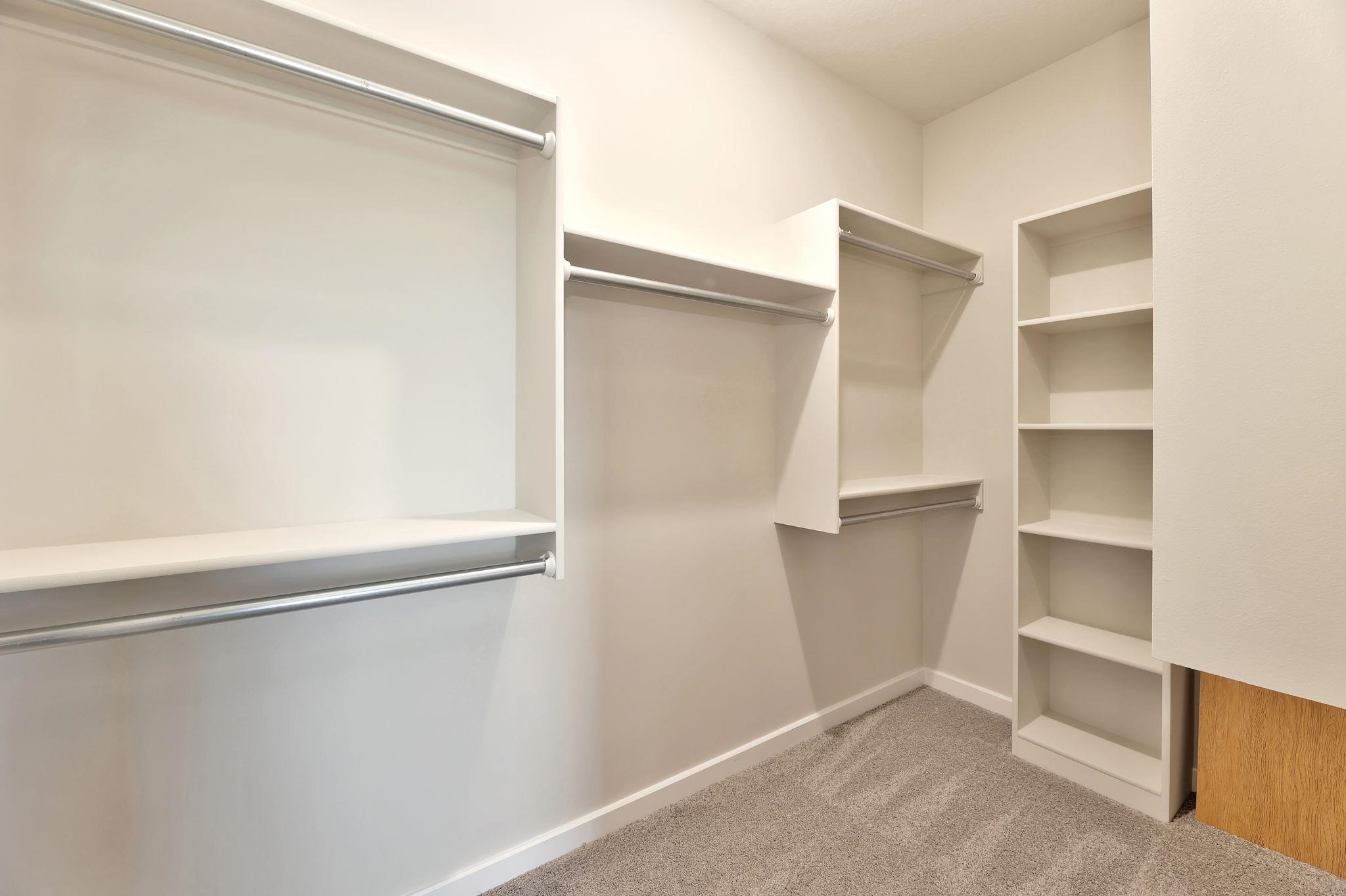 1607 N Emerald Valley Drive Mulvane KS 67110