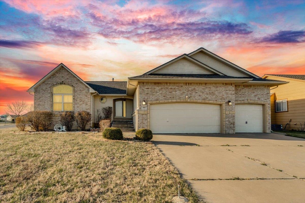 906 S Glenmoor Wichita KS 67207