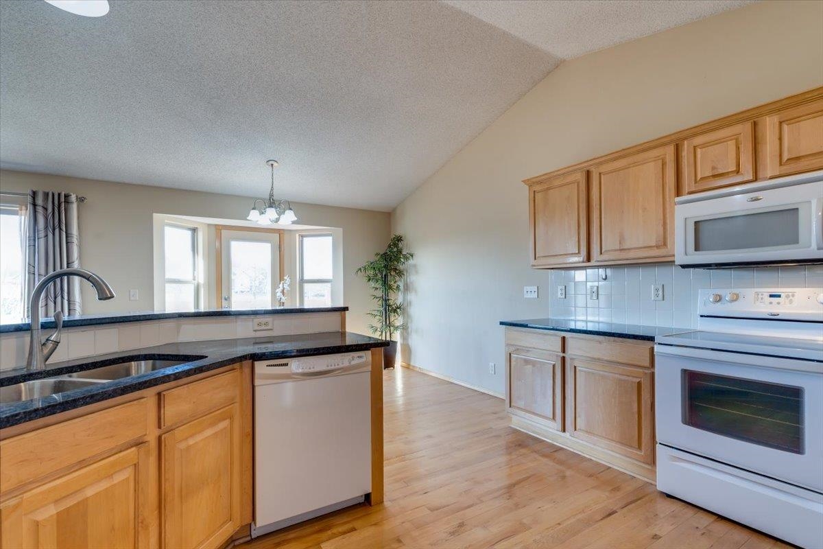 906 S Glenmoor Wichita KS 67207