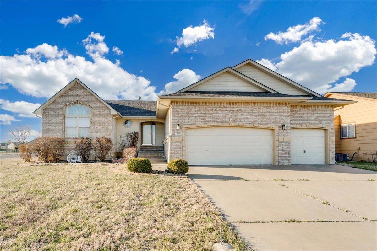 906 S Glenmoor Wichita KS 67207