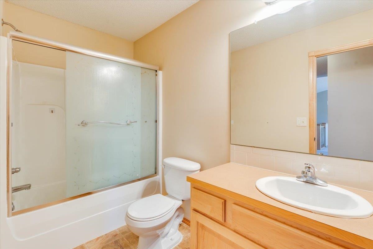 906 S Glenmoor Wichita KS 67207
