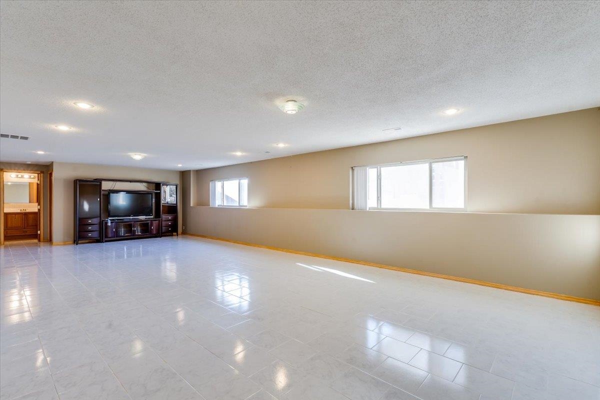 906 S Glenmoor Wichita KS 67207