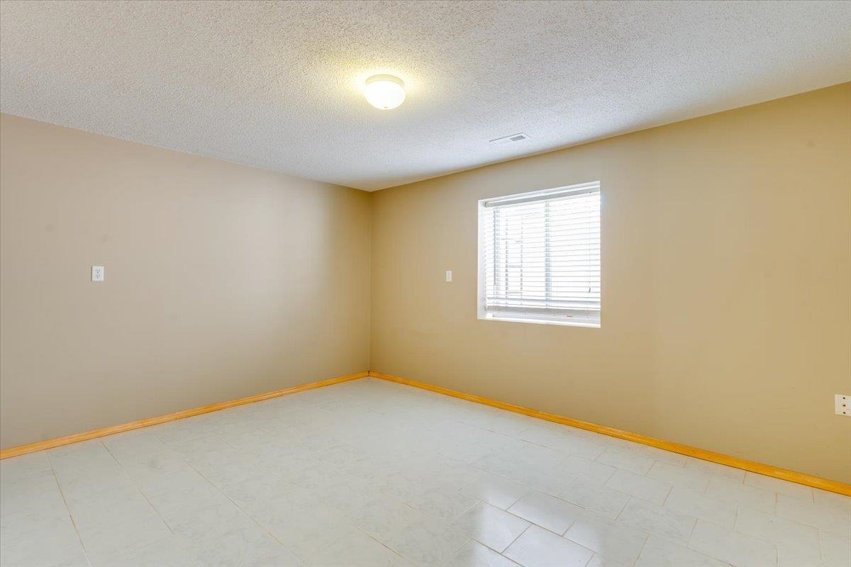 906 S Glenmoor Wichita KS 67207
