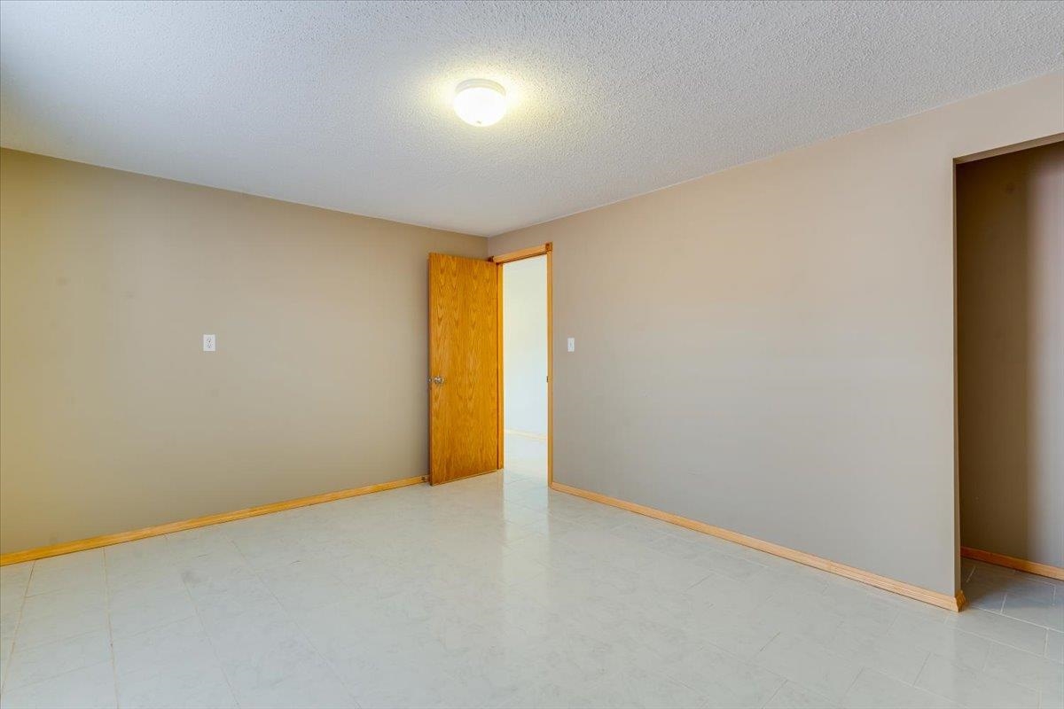 906 S Glenmoor Wichita KS 67207