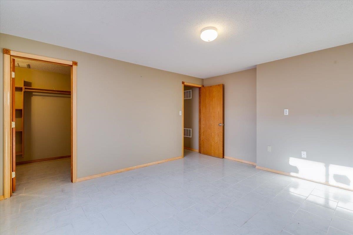 906 S Glenmoor Wichita KS 67207